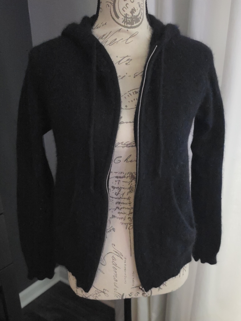 Isaac Mizrahi Black Hooded Zip-up Sweater